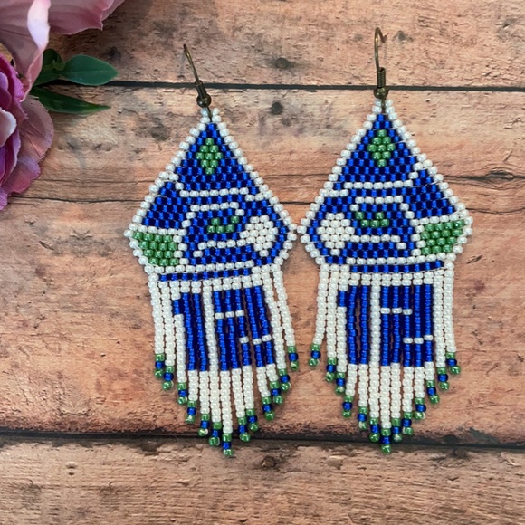 Football team beaded earring - Picture 6 of 6